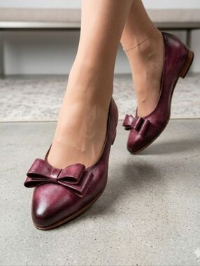 NIB Two Pretty Handcrafted Leather Bow Ballet Flats - Wine / Bordeaux